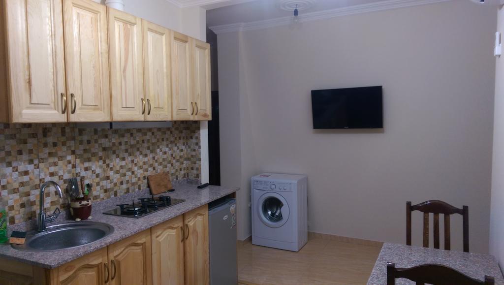 Apartments Komakhidze 68 バトゥーミ エクステリア 写真