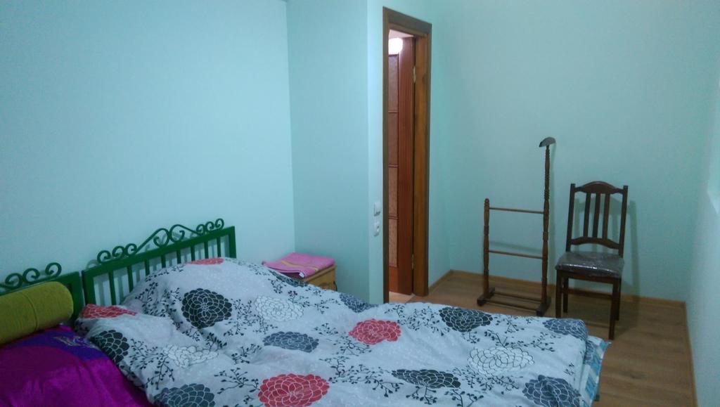 Apartments Komakhidze 68 バトゥーミ エクステリア 写真