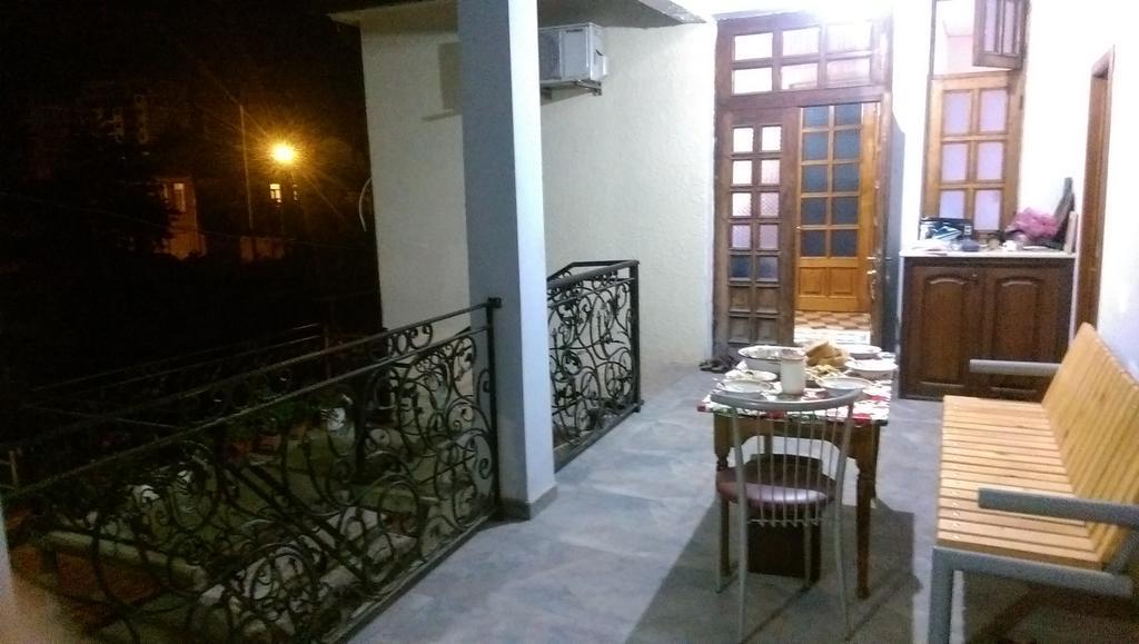 Apartments Komakhidze 68 バトゥーミ エクステリア 写真
