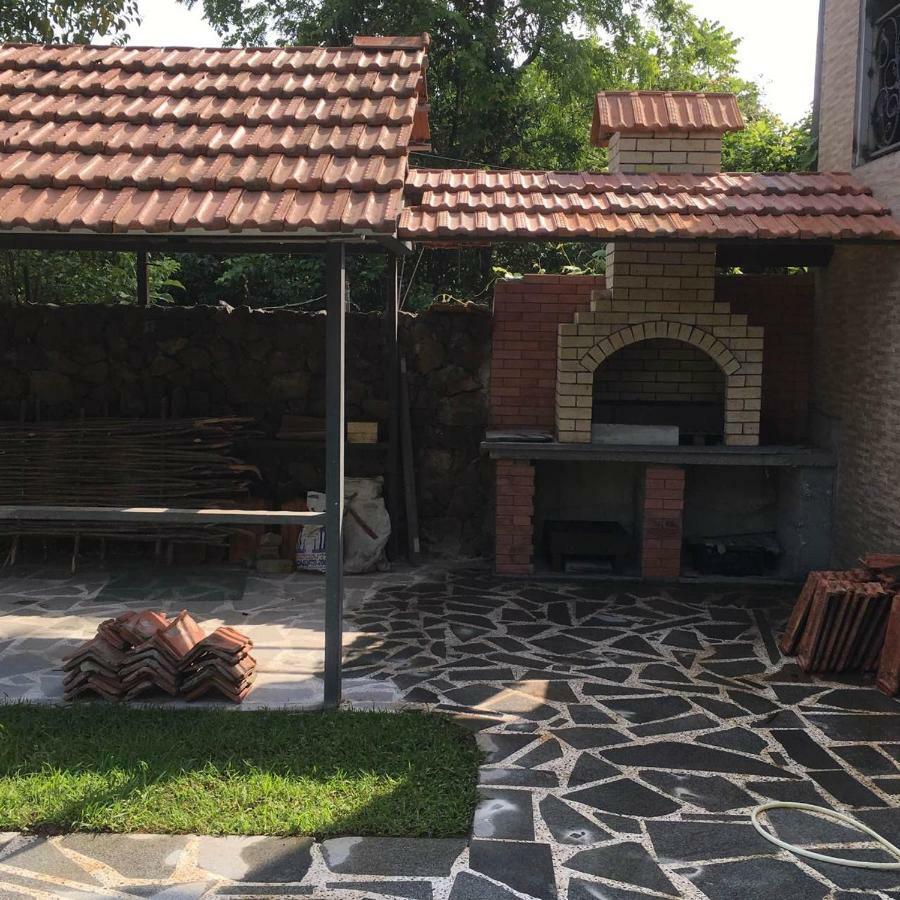 Apartments Komakhidze 68 バトゥーミ エクステリア 写真