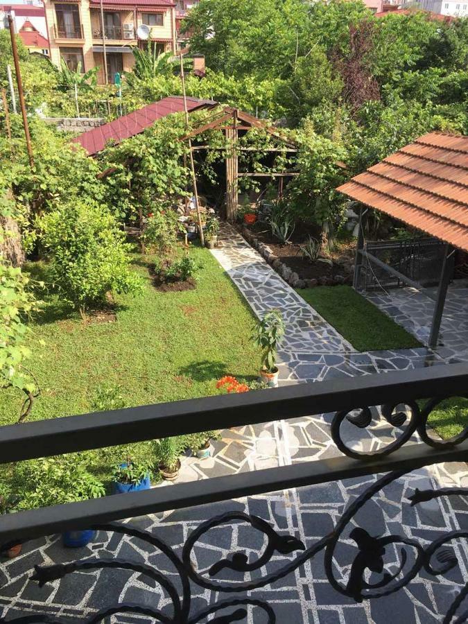 Apartments Komakhidze 68 バトゥーミ エクステリア 写真