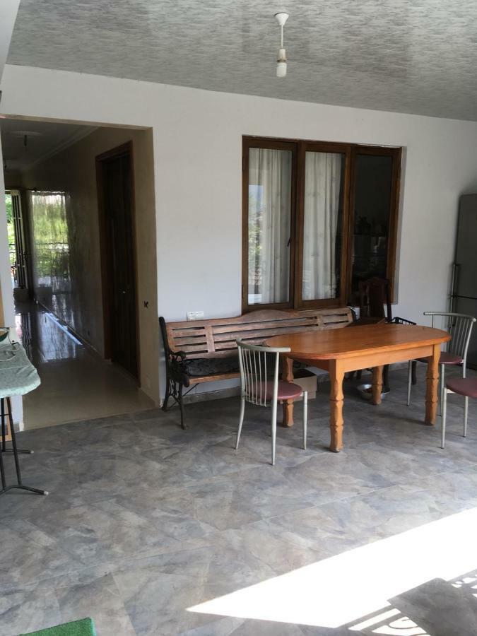 Apartments Komakhidze 68 バトゥーミ エクステリア 写真